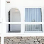 Eagles' Nest Mykonos & With Heated Pool & Jacuzzis *
