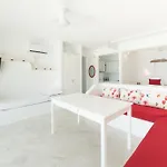 Apartamento Eagles' Nest Mykonos & With Heated Pool & Jacuzzis