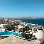 Eagles' Nest Mykonos & With Heated Pool & Jacuzzis Apartamento Mykonos Town
