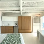 Eagles' Nest Mykonos & With Heated Pool & Jacuzzis アパート