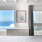 Eagles' Nest Mykonos & With Heated Pool & Jacuzzis