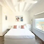 Eagles' Nest Mykonos & With Heated Pool & Jacuzzis *