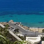 Eagles' Nest Mykonos & With Heated Pool & Jacuzzis *