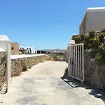 Eagles' Nest Mykonos & With Heated Pool & Jacuzzis アパート