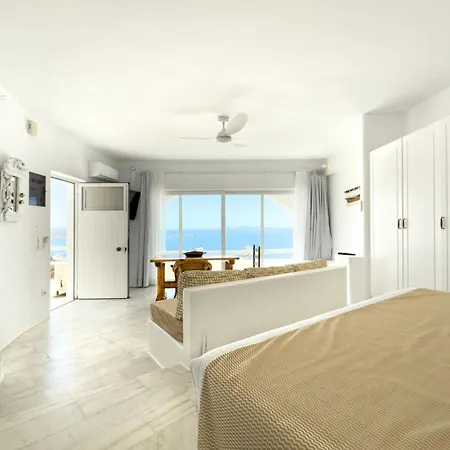 Eagles' Nest Mykonos & With Heated Pool & Jacuzzis Διαμέρισμα Mykonos Town