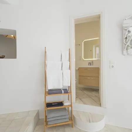 Eagles' Nest Mykonos & With Heated Pool & Jacuzzis Διαμέρισμα *