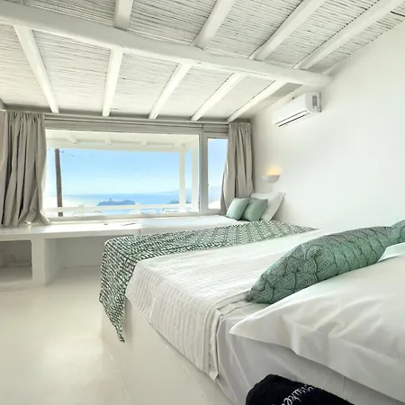 Eagles' Nest Mykonos & With Heated Pool & Jacuzzis *