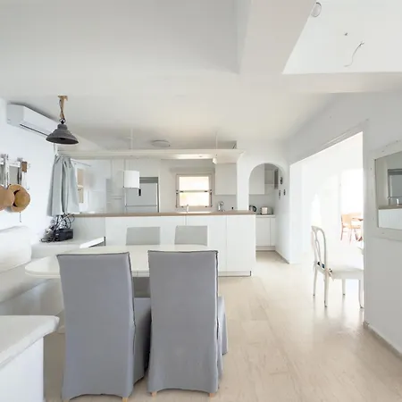 Апартаменты Eagles Nest Mykonos