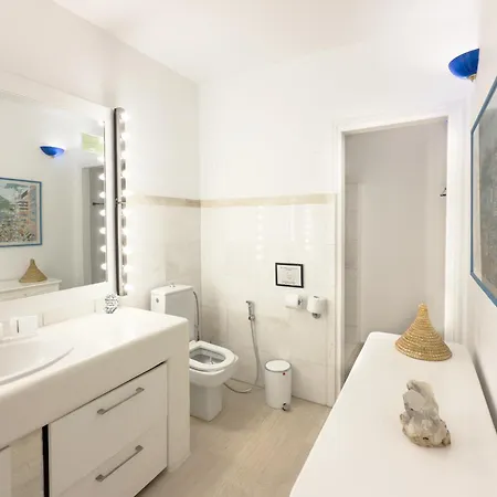 Eagles' Nest Mykonos & With Heated Pool & Jacuzzis * Mykonos Town